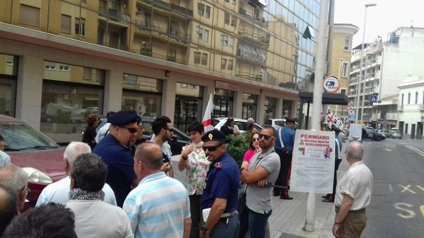 fisco-sit-in-a-cagliari-and-quot-no-a-un-nuovo-mostro-riscossione-and-quot