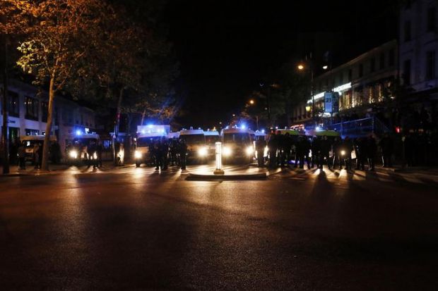 paura-ad-avignone-spari-fuori-dalla-moschea