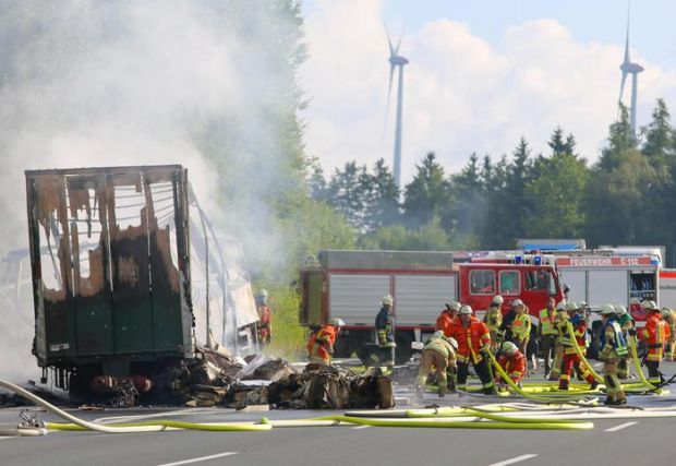 germania-scontro-tra-pullman-e-camion-in-baviera-18-morti
