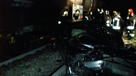 Auto giù da viadotto investita da treno auto-gi-and-ugrave-da-viadotto-investita-da-treno