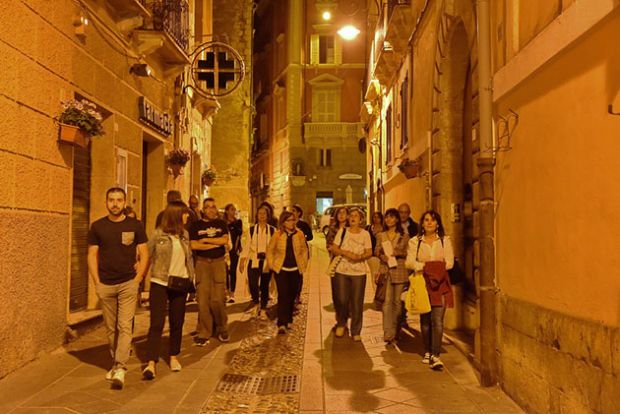 and-ldquo-leggendo-l-and-rsquo-ambiente-and-rdquo-tre-passeggiate-urbane-per-riscoprire-la-bellezza-e-la-storia-di-cagliari