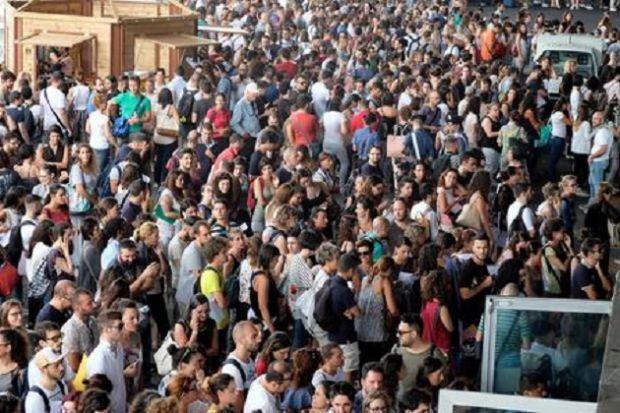 pi-and-ugrave-di-7-000-per-cento-posti-infermiere