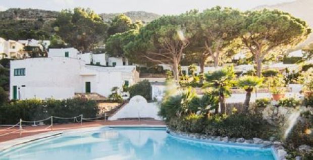 incendio-attorno-villaggio-a-san-vito