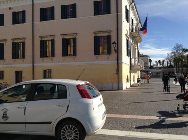usa-auto-servizio-a-scopi-privati-sospeso-dirigente-comunale