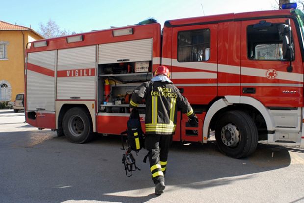 incendi-rogo-a-ghilarza-a-fuoco-camionetta-barraccelli