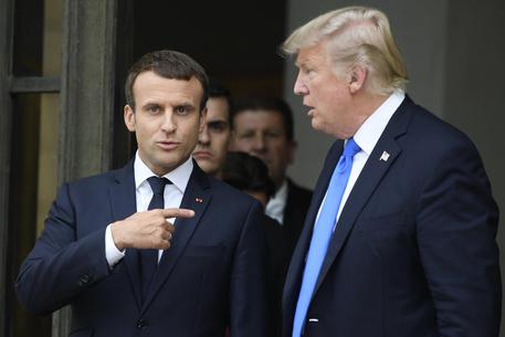 trump-a-parigi-con-macron-apre-uno-spiraglio-sul-clima