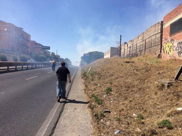 Cagliari cagliari-l-asse-mediano-chiusa-a-causa-di-un-incendio