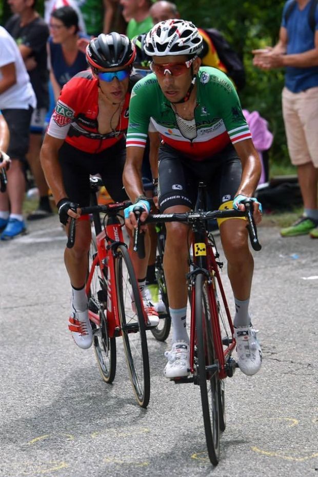 tour-barguil-vince-a-foix-ma-aru-conserva-la-maglia-gialla
