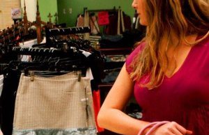 Assalto alle griffe: dopo Dev in piazza Costituzione, svaligiato “Laura” in piazza Irpinia assalto-alle-griffe-dopo-dev-in-piazza-costituzione-svaligiato-and-ldquo-laura-and-rdquo-in-piazza-irpinia