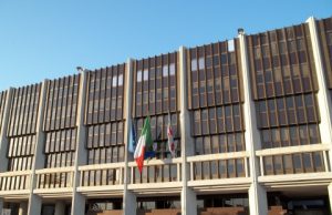 sprechi-e-spese-folli-della-regione-sul-sole-24-ore-la-sardegna-ha-le-mani-bucate