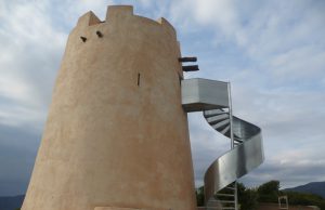 denuncia-degli-ecologisti-and-ldquo-scale-in-ferro-e-finestre-metallizzate-in-una-torre-medievale-and-rdquo