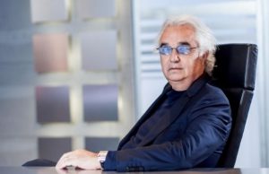il-pdl-punta-su-briatore-un-nuovo-barbareschi-e-intanto-bersani-gela-il-pd-sardo