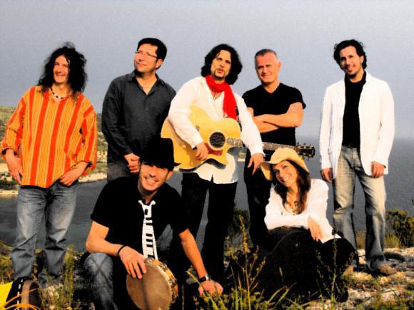 "Tsunami Tour" in Sardegna: Almamediterranea in concerto per Grillo and-quot-tsunami-tour-and-quot-in-sardegna-almamediterranea-in-concerto-per-grillo