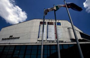 lirico-via-ai-tagli-spunta-un-and-ldquo-direttore-operativo-and-rdquo-la-protesta-di-fratelli-d-and-rsquo-italia