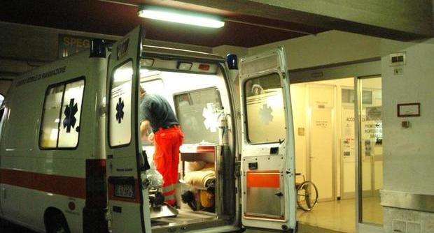 tribunale-dei-minori-un-uomo-si-d-and-agrave-fuoco-davanti-all-and-rsquo-ex-moglie-e-ai-giudici