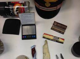 and-quot-pistola-killer-and-quot-dietro-la-porta-di-casa-per-colpire-gli-intrusi-arrestato-operaio-cagliaritano