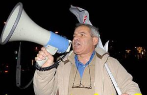 cumpostu-contro-i-grillini-and-ldquo-eletta-gente-mai-vista-alle-manifestazioni-e-a-noi-le-manganellate-and-quot