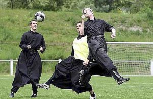 tonache-in-campo-in-citt-and-agrave-il-torneo-nazionale-di-calcio-a-5-dei-seminaristi