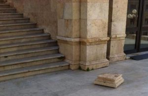 vandali-al-bastione-zedda-and-ldquo-danno-per-la-citt-and-agrave-e-per-le-casse-comunali-ma-metteremo-tutto-a-posto-and-rdquo