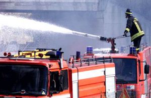 Brucia la città: incendi a Calamosca e in via dei Valenzani. Chiuso l’Asse mediano brucia-la-citt-and-agrave-incendi-a-calamosca-e-in-via-dei-valenzani-chiuso-l-and-rsquo-asse-mediano