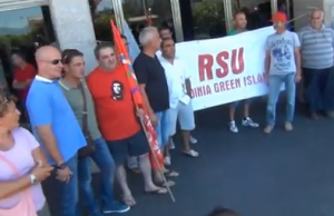 green-island-sit-in-in-viale-trento-and-ldquo-la-nostra-lotta-prosegue-per-i-nostri-compagni-morti-and-rdquo-video