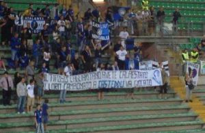 and-ldquo-il-tifoso-cagliaritano-avete-calpestato-and-hellip-il-loro-campionato-a-casteddu-va-giocato-and-rdquo-foto