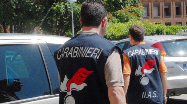 in-un-deposito-di-merce-cinese-alloggi-abusivi-per-dipendenti