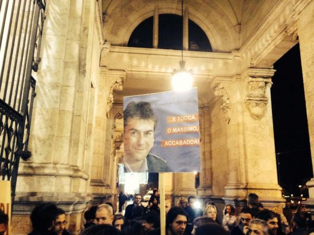 Coro “Va pensiero” davanti al Comune coro-and-ldquo-va-pensiero-and-rdquo-davanti-al-comune-protestano-i-lavoratori-del-lirico