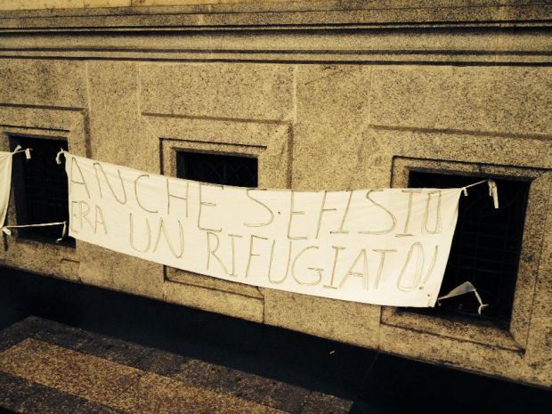 and-quot-anche-sant-efisio-era-un-rifugiato-and-quot-protesta-degli-immigrati