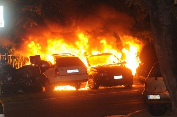 fuoco-alle-auto-a-sant-and-rsquo-elia-e-quartucciu