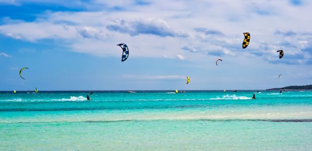 kitesurf-cozzolino-vince-la-red-bull-unfastened