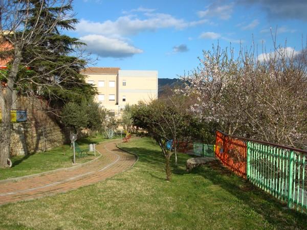 chiude-il-parco-giochi-mamme-e-bimbi-invadono-il-comune-per-protesta