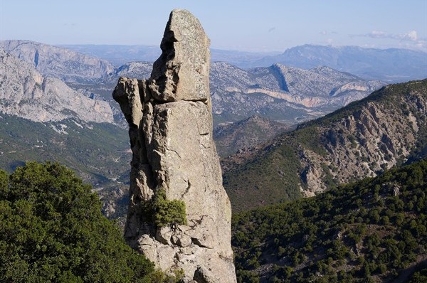 Dorgali dorgali-in-salvo-cinque-ragazzi-bloccati-su-un-dirupo