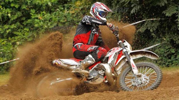 via-al-campionato-di-enduro-tra-i-villaggi-minerari-e-i-monti-dell-and-rsquo-iglesiente