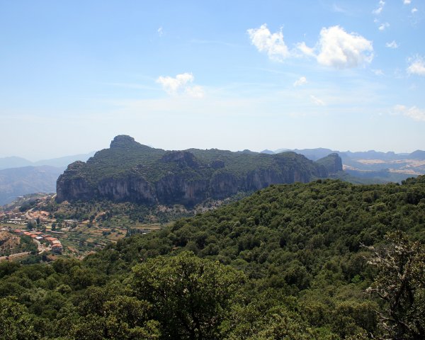 ogliastra-ossa-umane-in-una-grotta-addosso-brandelli-di-vestiti