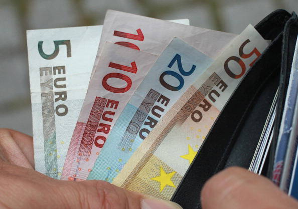 turista-perde-borsetta-con-5-mila-600-euro-commessa-glieli-restituisce