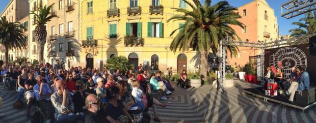 leggendo-metropolitano-25-mila-persone-in-4-giorni