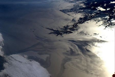 paura-in-costa-smeralda-chiazza-di-petrolio-davanti-a-baja-sardinia