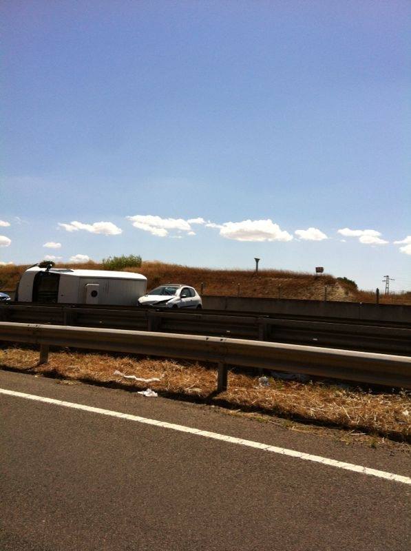 incidente-sulla-131-tre-mezzi-coinvolti-e-tre-feriti-strada-chiusa-per-un-and-rsquo-ora-e-mezza