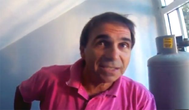 impedisce-pignoramento-minacciando-di-far-saltare-la-casa-con-una-bombola-del-gas-video