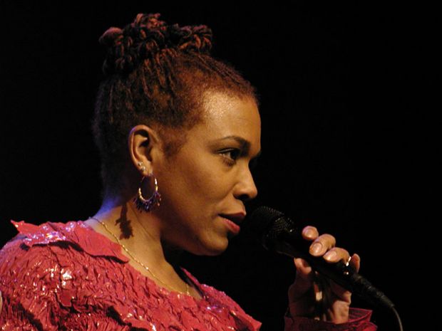 dee-dee-bridgewater-a-tharros-per-l-and-rsquo-omaggio-a-billy-holiday