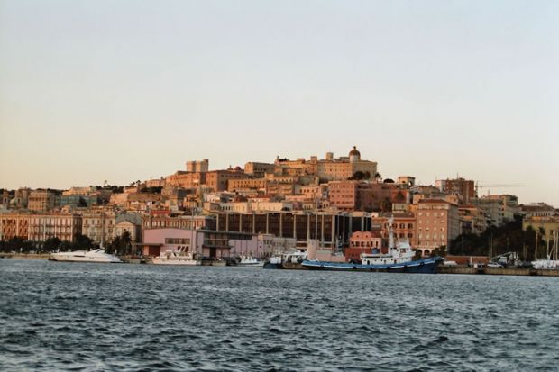 Crisi crisi-cagliari-al-quinto-posto-in-italia-tra-le-province-pi-and-ugrave-colpite