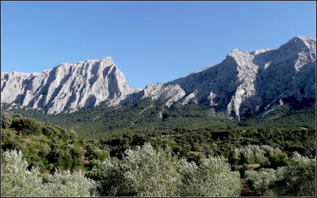 Papà pap-and-agrave-mamma-e-bimbo-di-11-anni-famiglia-inglese-dispersa-nel-supramonte