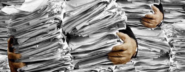 and-quot-troppa-burocrazia-and-quot-imprenditore-si-incatena-in-tribunale