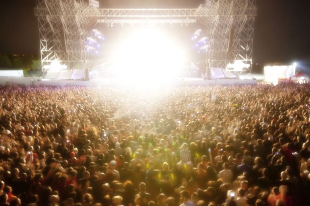 mondo-ichnusa-a-torregrande-tutto-pronto-per-accogliere-i-fans