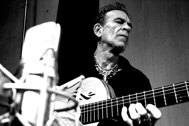 premio-a-marco-pinna-il-chitarrista-sardo-che-ha-sedotto-gli-usa