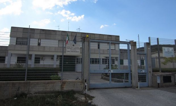 macomer-sindaci-in-piazza-contro-la-chiusura-del-carcere