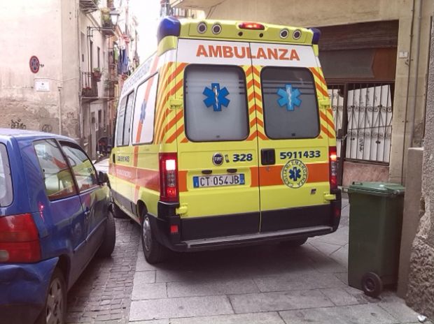 macomer-due-turisti-capottano-sulla-ss-131-illesi