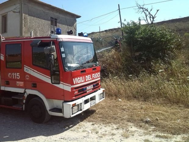 fiamme-vicino-alle-case-preoccupazione-a-selargius