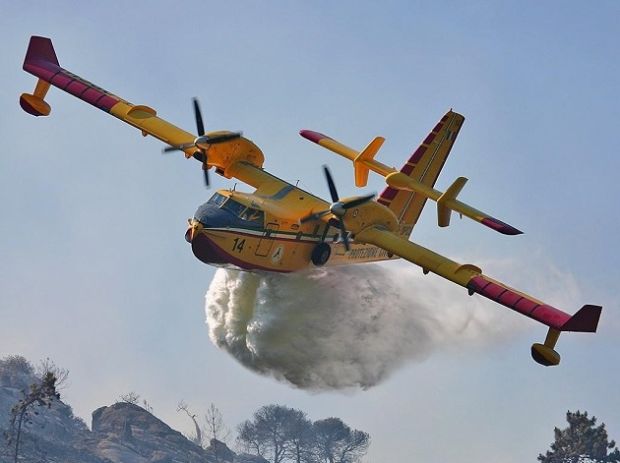Loiri loiri-fiamme-verso-il-centro-abitato-intervengono-due-canadair